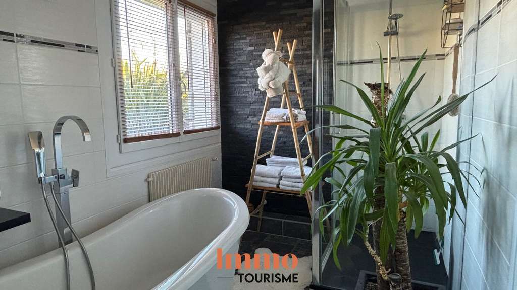 Cède superbe propriété aux portes de Bordeaux