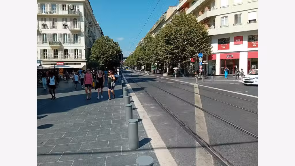 A céder superbe coffee shop parfaitement équipé  