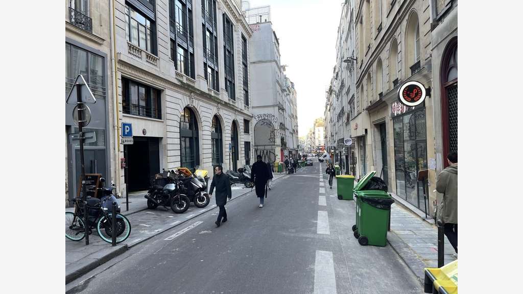  AV coffee shop, salon de thé 7500 Sentier