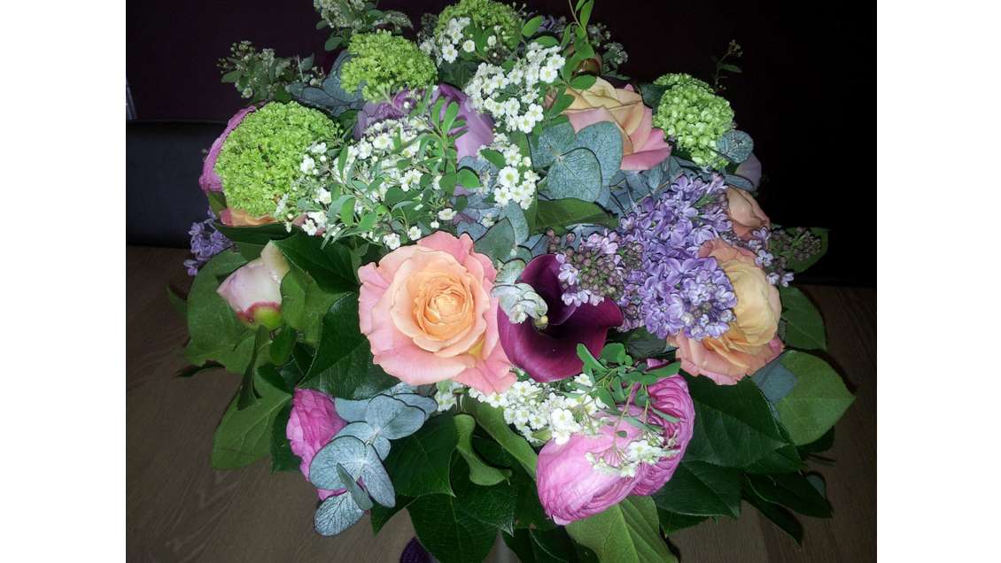 AV boutique fleurs 90m² Suresnes emplacement N°1