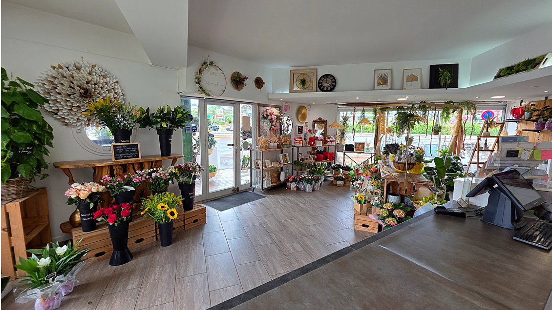 AV FDC fleurs 85m² empl N°1 à Villeneuve-Loubet
