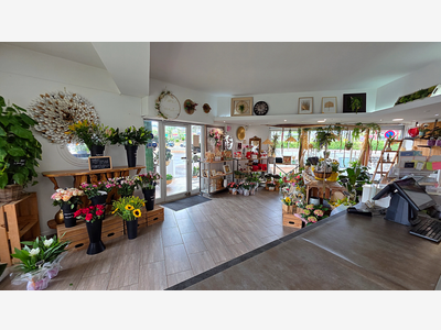 AV FDC fleurs 85m² empl N°1 à Villeneuve-Loubet