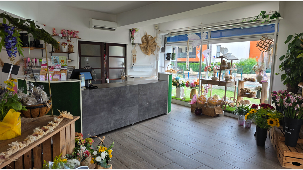 AV FDC fleurs 85m² empl N°1 à Villeneuve-Loubet