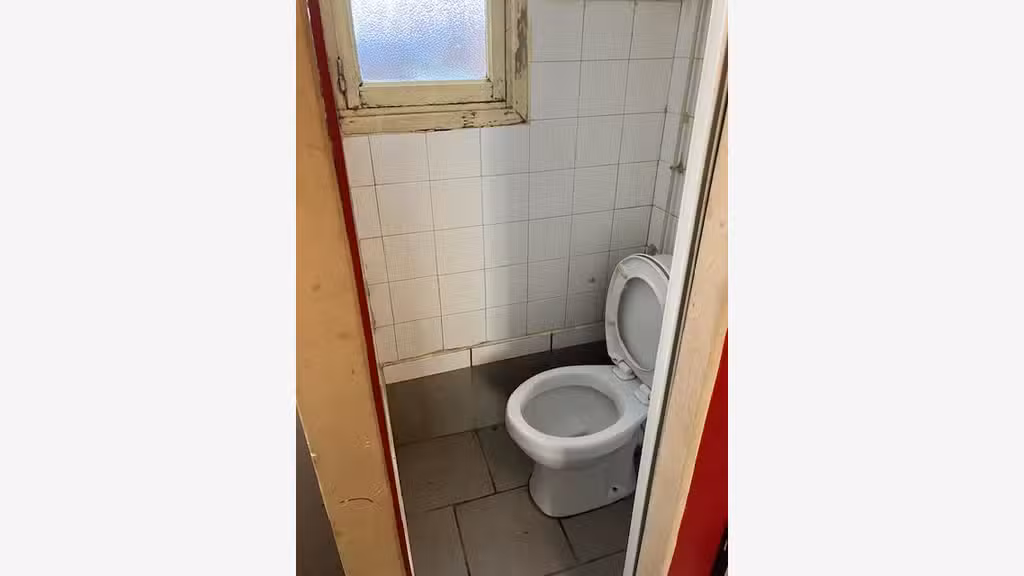 Cède FDC fleurs de 70m² à Lyon 69007 Gerland