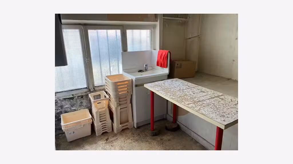 Cède FDC fleurs de 70m² à Lyon 69007 Gerland