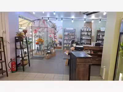 Vente fleuriste emplacement n°1 au cœur de ville