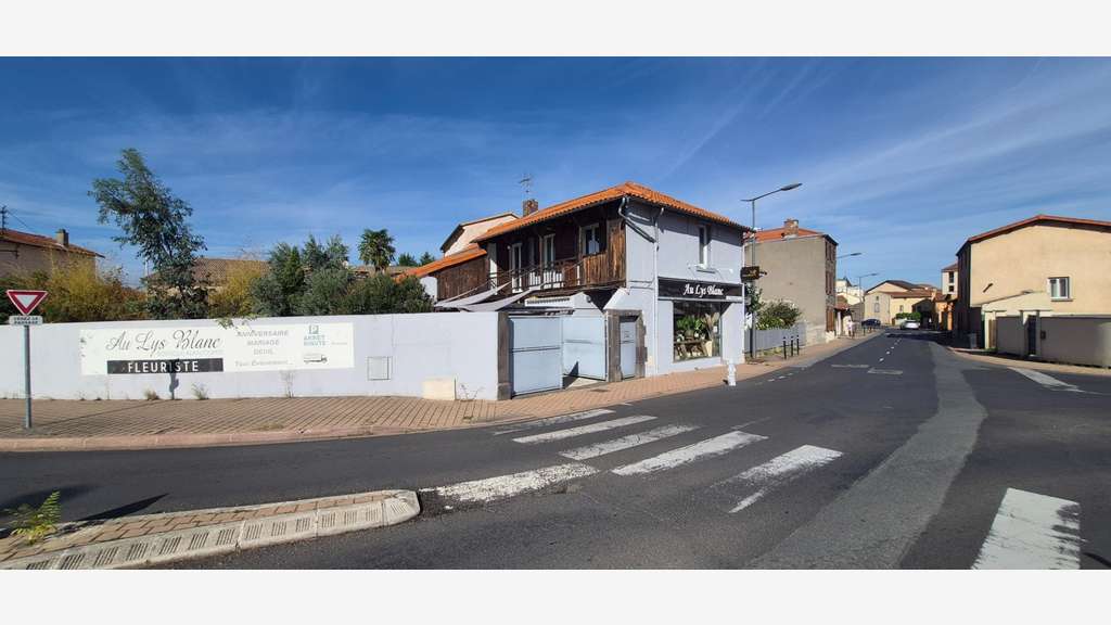 Vente fonds et murs fleuriste + immeuble à Gerzat