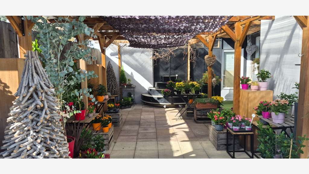 Vente fonds et murs fleuriste + immeuble à Gerzat