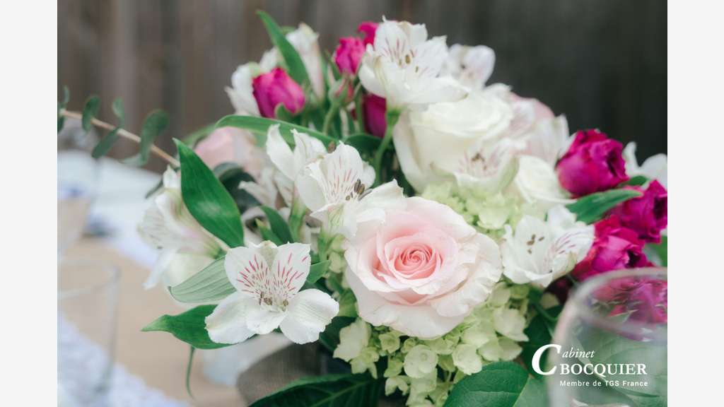 AV charmant magasin de fleurs vue riviière dept 44