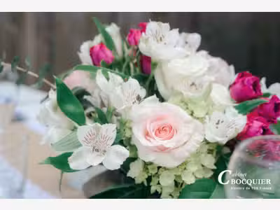 AV charmant magasin de fleurs vue riviière dept 44