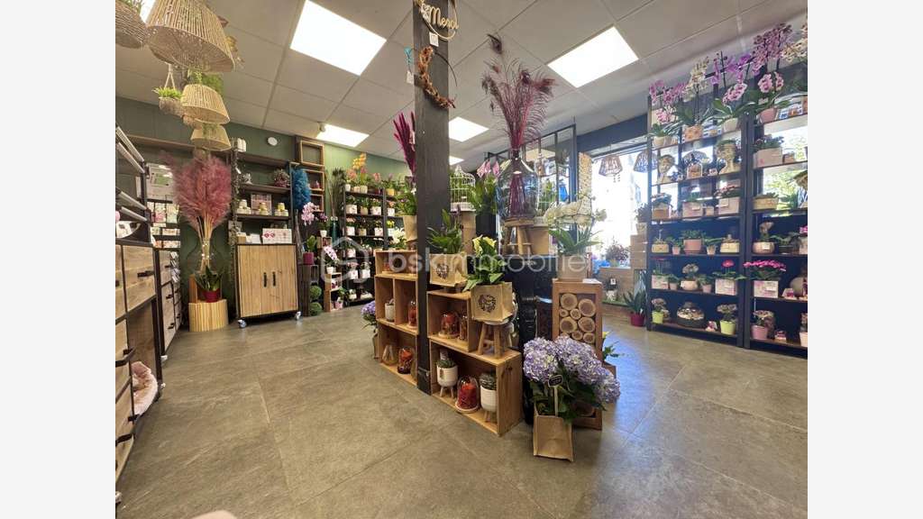AV FDC fleuriste de 63m² Vieux Pontault bon empl