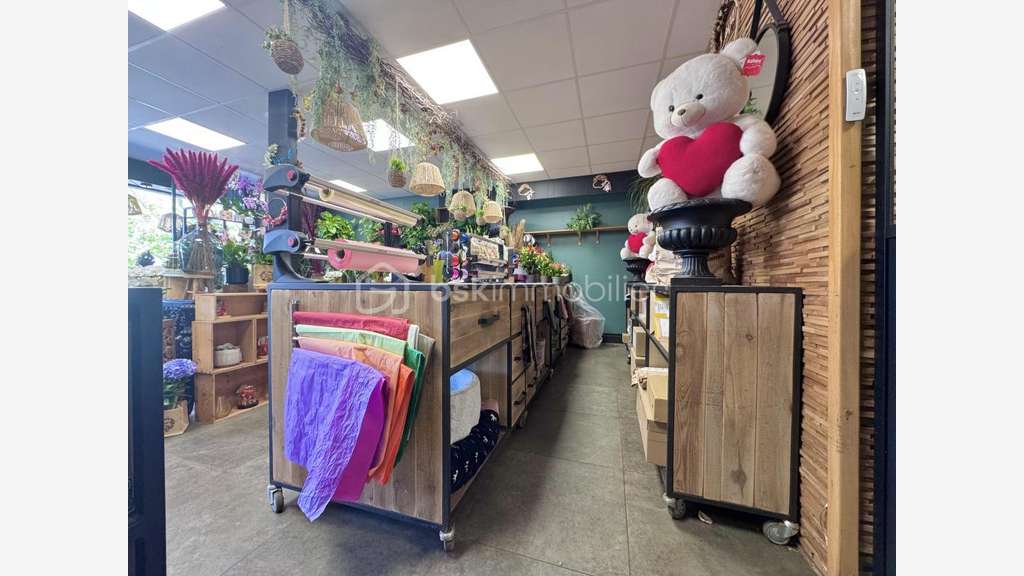 AV FDC fleuriste de 63m² Vieux Pontault bon empl
