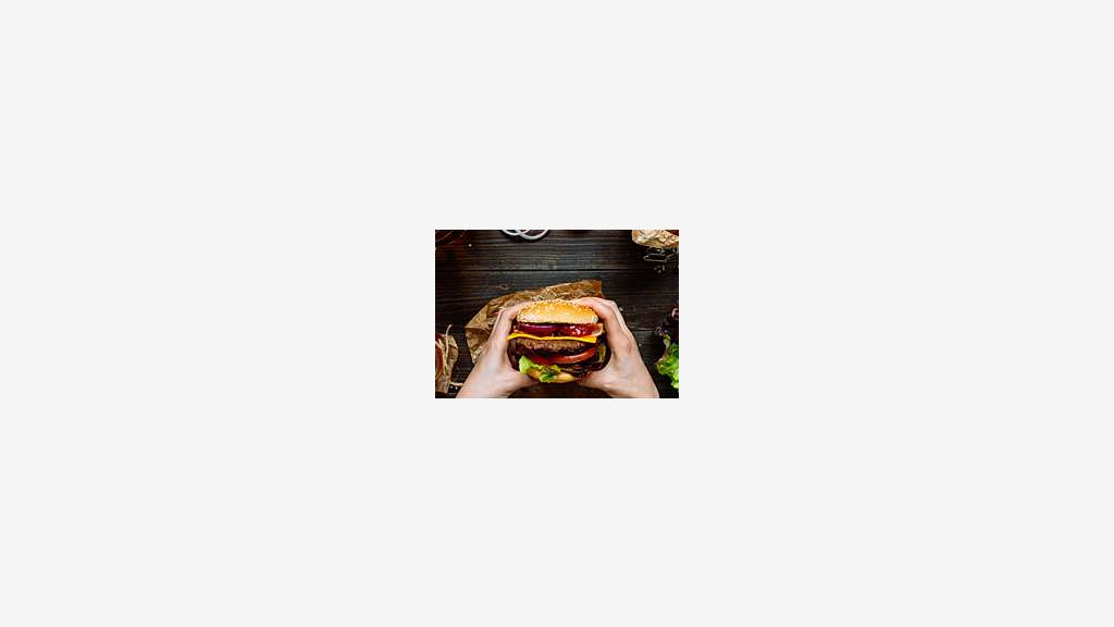 AV restauration rapide dans foodcourt C.C. 92 