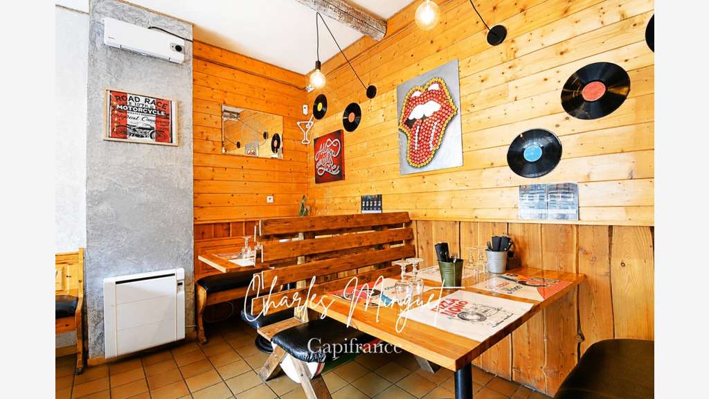 AV FDC restaurant-pizzeria au Monêtier-les-Bains