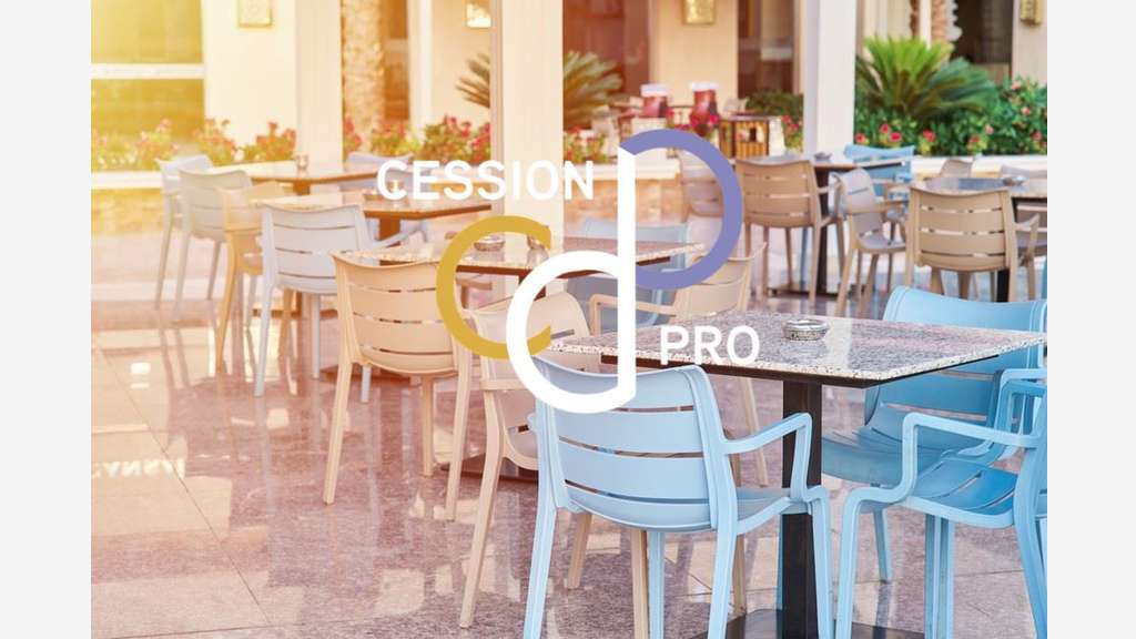 GLACIER, BAR, RESTAURANT A CEDER EN FRONT DE MER