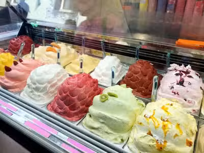A vendre glacier d'exception face mer Perpignan