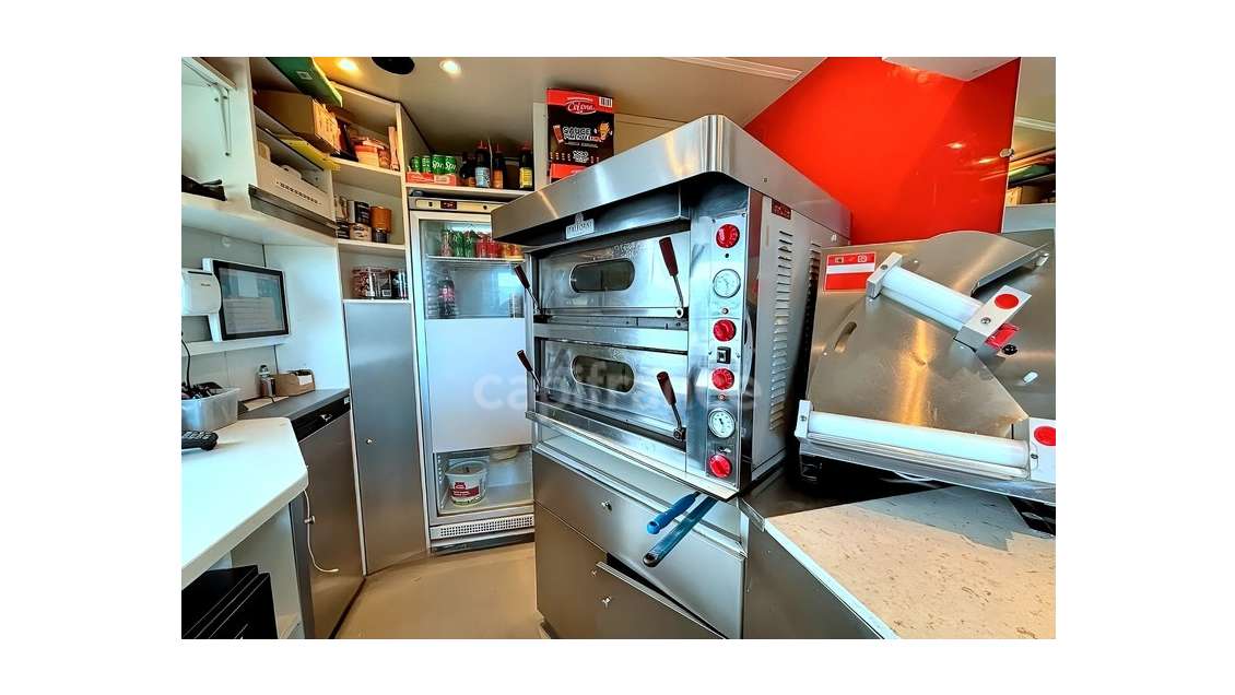 A vendre kiosque à pizzas en zc à Plomeur (29)