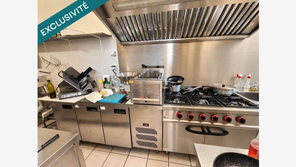 Pizzeria à Gresse-en-Vercors — Murs et fonds de co