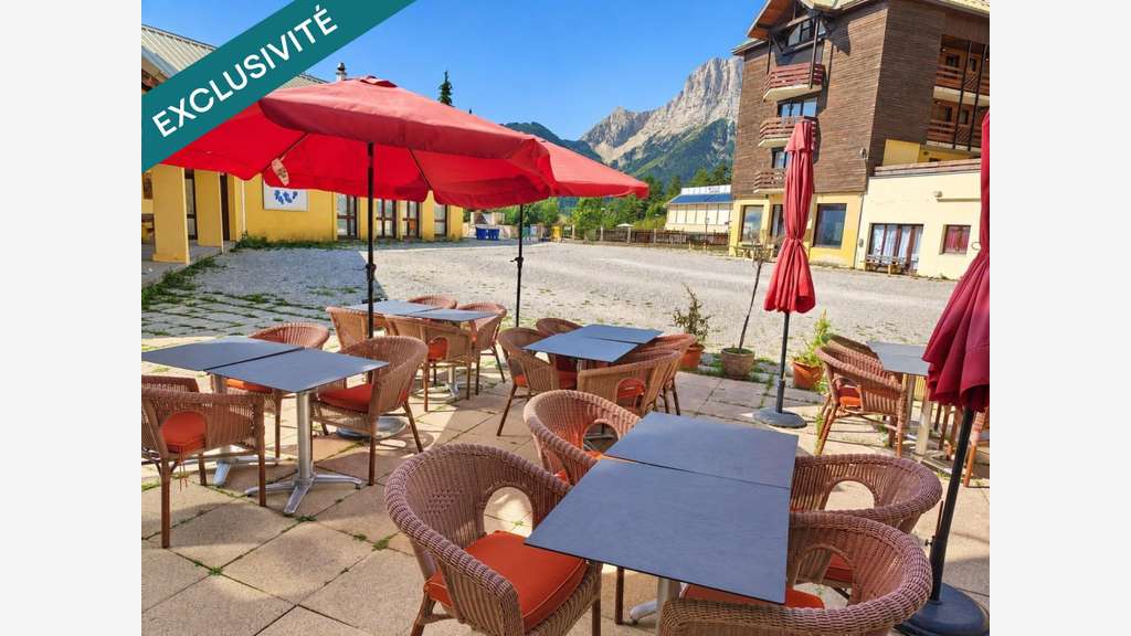 Pizzeria à Gresse-en-Vercors — Murs et fonds de co