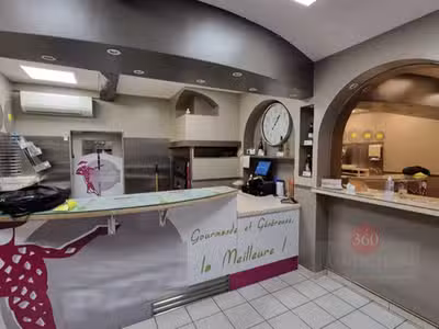A vendre pizzeria à emporter sur empl n°1 à Bias