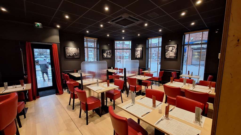Vente FDC restauration emplacement central Croix