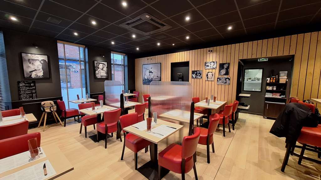 Vente FDC restauration emplacement central Croix