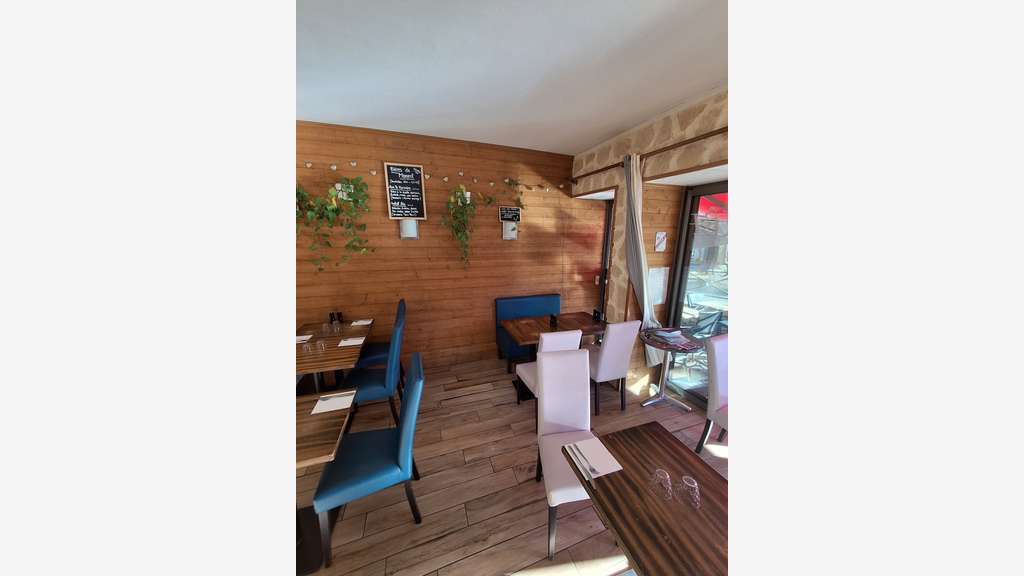 Vente crêperie licence IV centre ville Fougeres