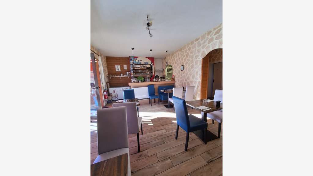 Vente crêperie licence IV centre ville Fougeres