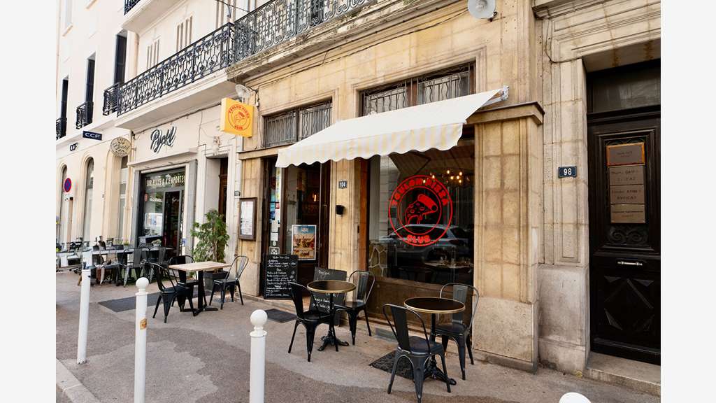 FONDS DE COMMERCE PIZZERIA 90 m² AVEC FOUR A BOIS