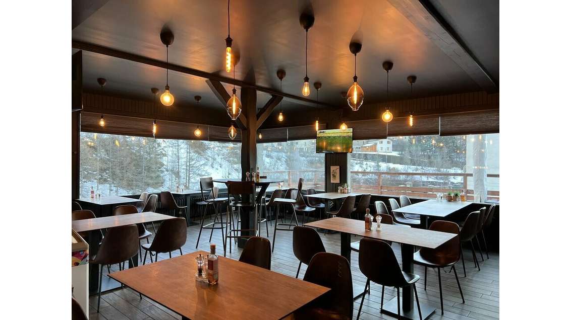 AV pizzéria bar coeur station + logement Val-Cenis