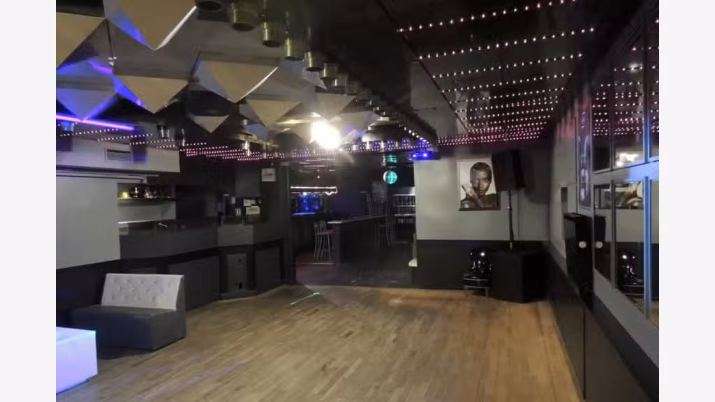 Vente discothèque avec parking privé sur St-Brieuc
