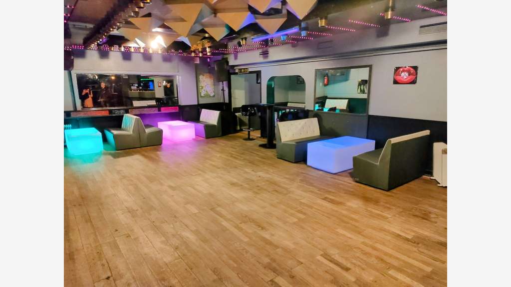 Vente discothèque avec parking privé sur St-Brieuc