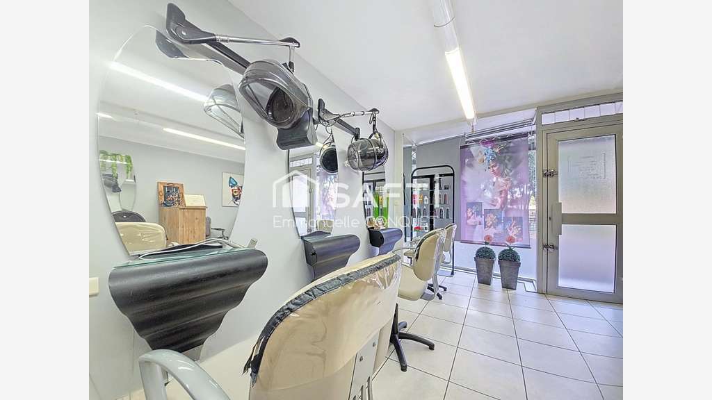 Cède salon de coiffure 30m² à 20min mer Béziers