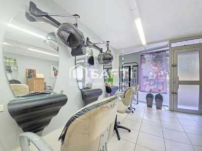 Cède salon de coiffure 30m² à 20min mer Béziers