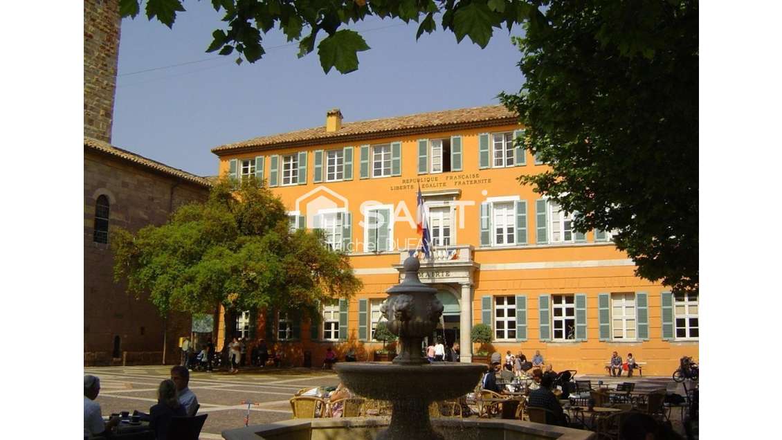 Cède restaurant éprouvé emplacement premium Fréjus