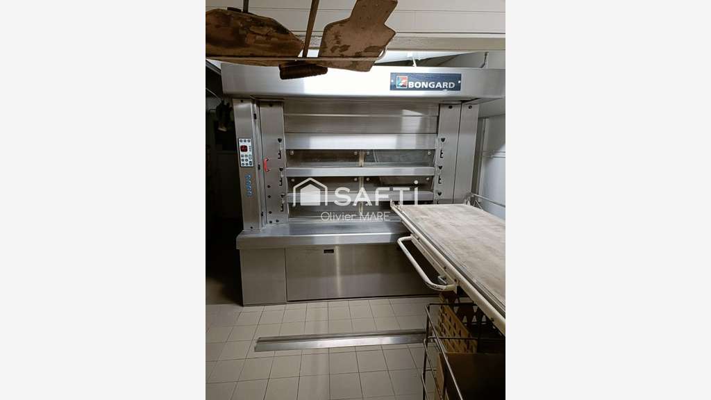 AV FDC boulangerie/pâtisserie à Ger 