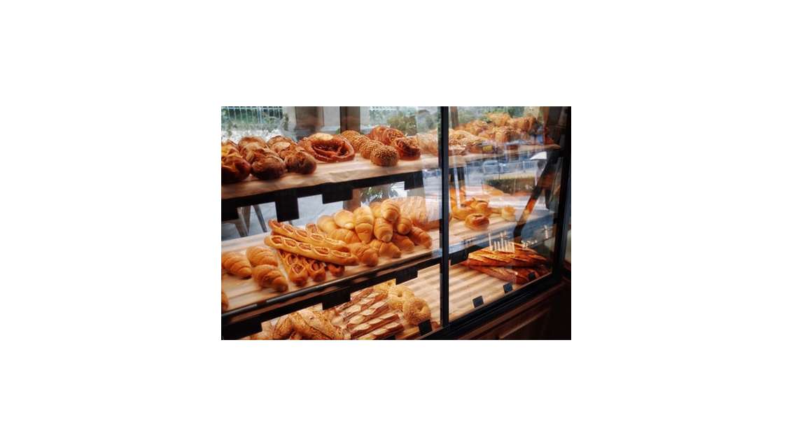 A vendre boulangerie pâtisserie snack la Couronne