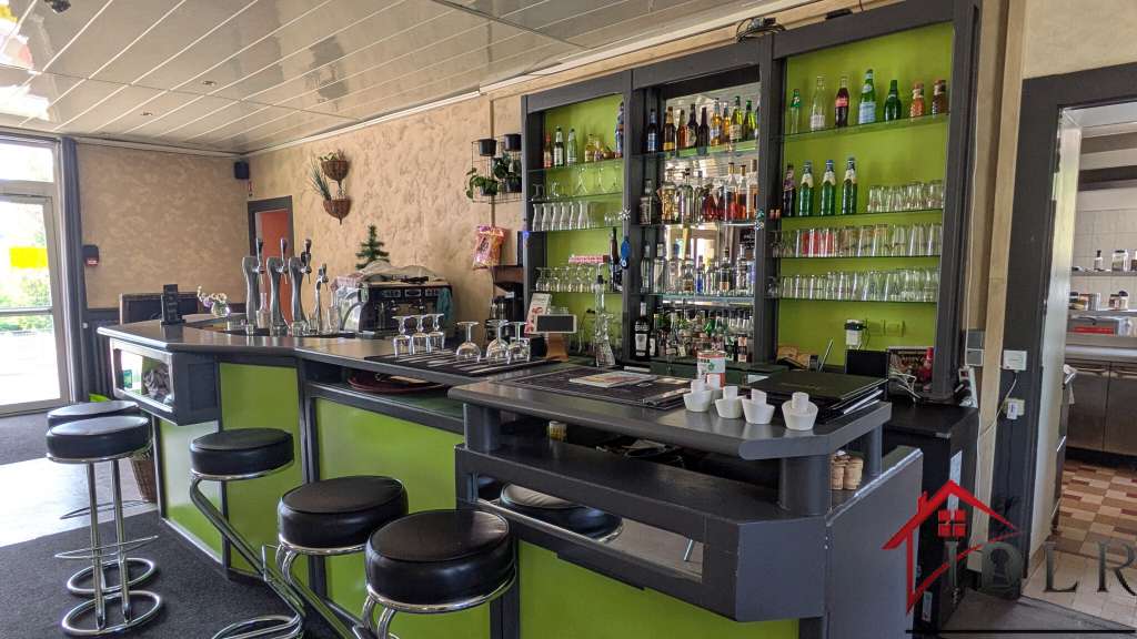 AV restaurant avec dépendances sur Lons-le-Saunier