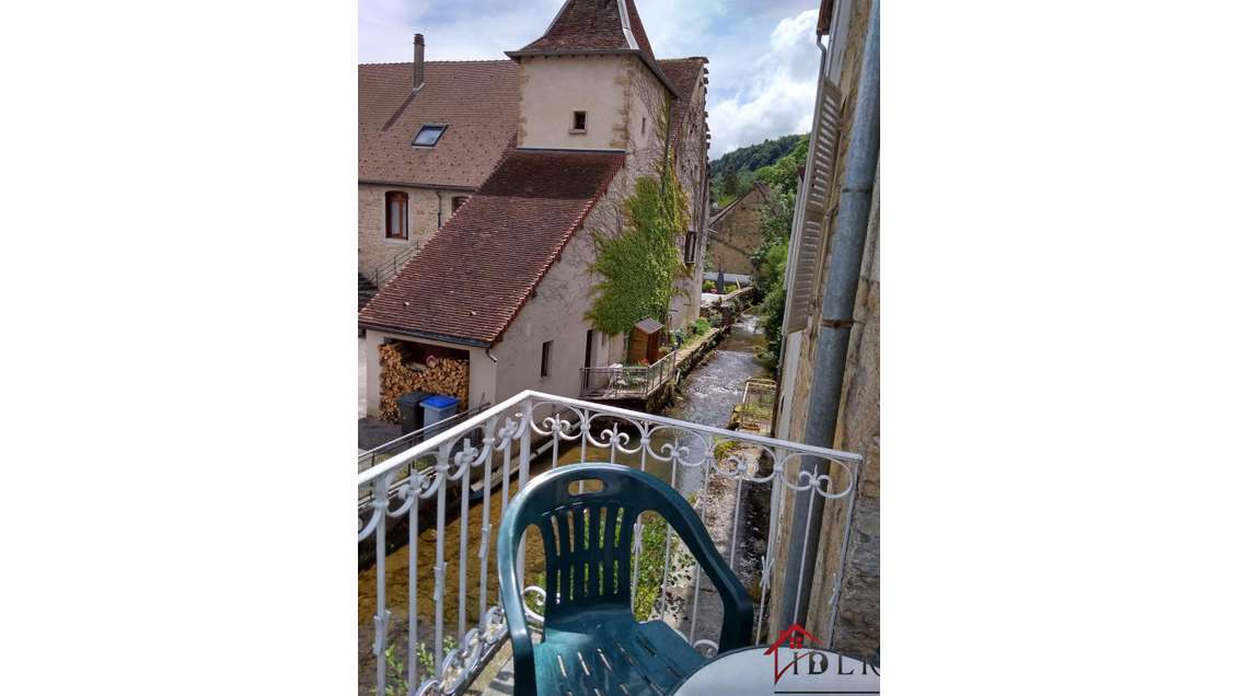 AV restaurant avec dépendances sur Lons-le-Saunier