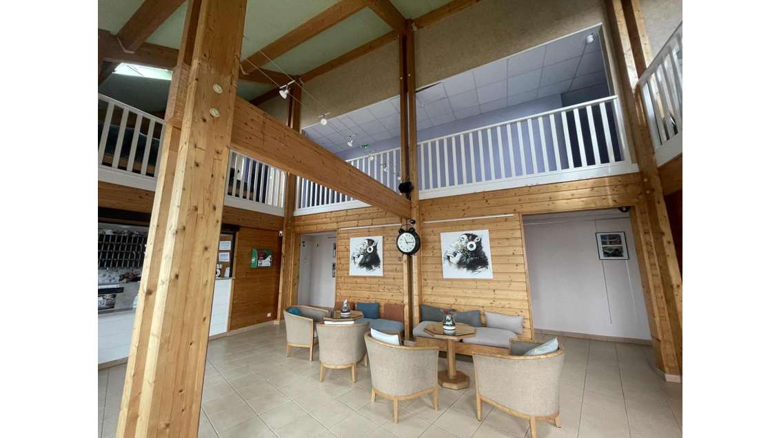 Vente hôtel 40 ch restaurant à Montierchaume