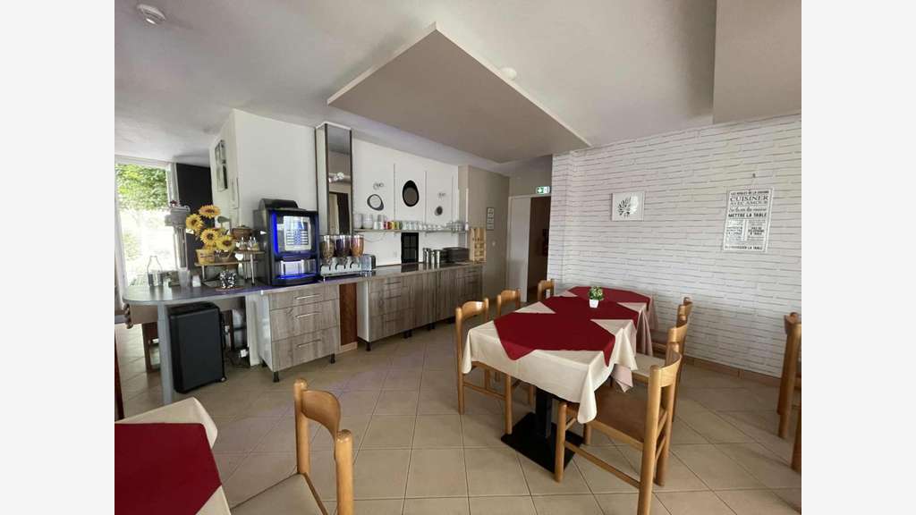 Vente hôtel 40 ch restaurant à Montierchaume