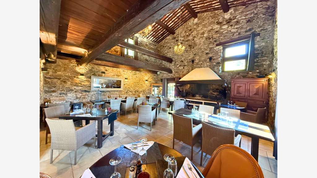 Vente domaine restaurant projet d'écolodges Var