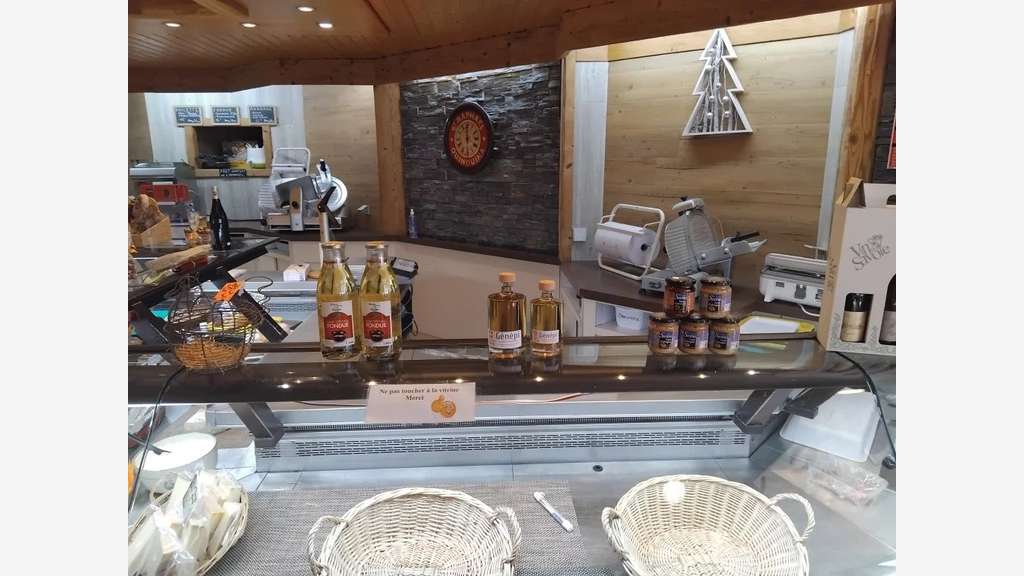 Vente FDC produits régionaux boucherie à Valmorel