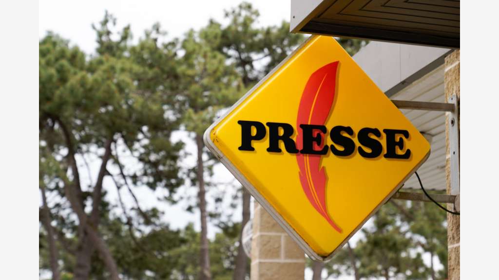 Vente FDC presse FDJ cadeaux centre commercial 69