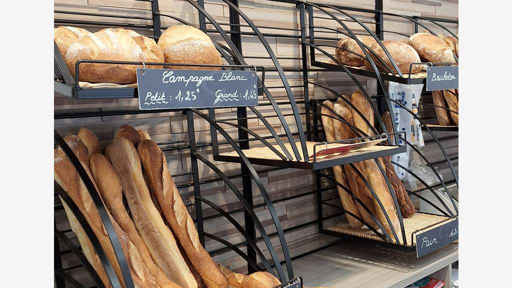 Vente Emplacement de 1er ordre face halle