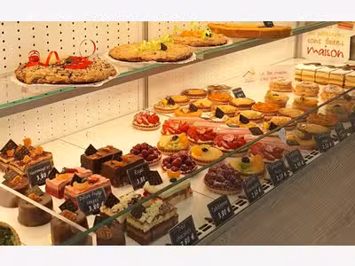 Vente Emplacement de 1er ordre face halle
