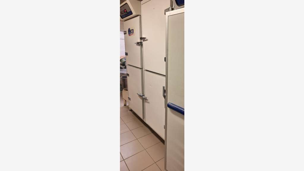 Vente Emplacement de 1er ordre face halle