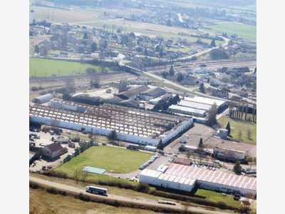 A vendre entrepôts et ateliers 2ha Saint Florentin
