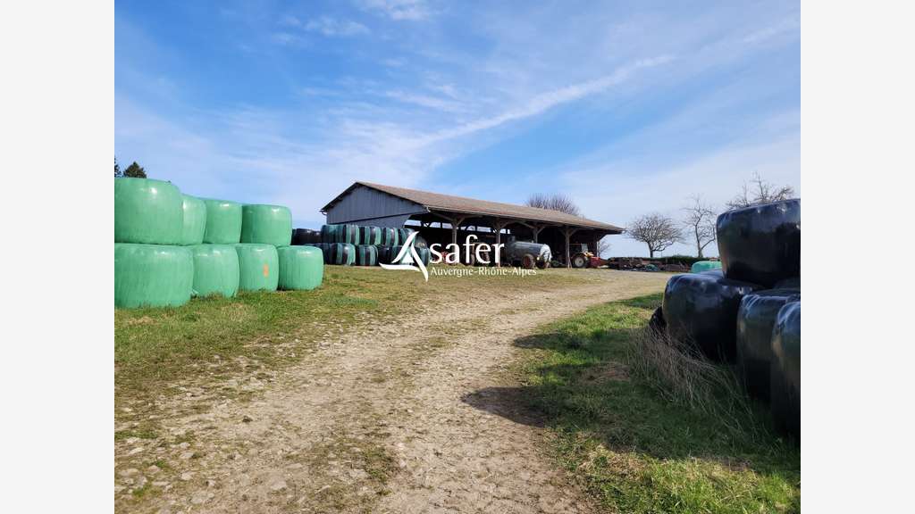 Vente propriété agricole familliale Le Rouget-Pers