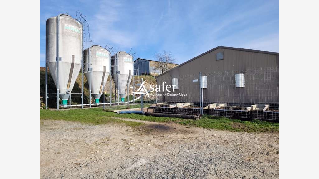 Vente propriété agricole familliale Le Rouget-Pers